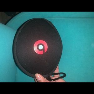 Navy blue wireless beats